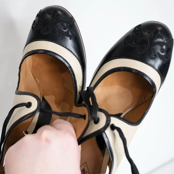 SOLD John Fluevog Revelation Mary Jane Pumps Black Off White Victorian Regency - Picture 10 of 10